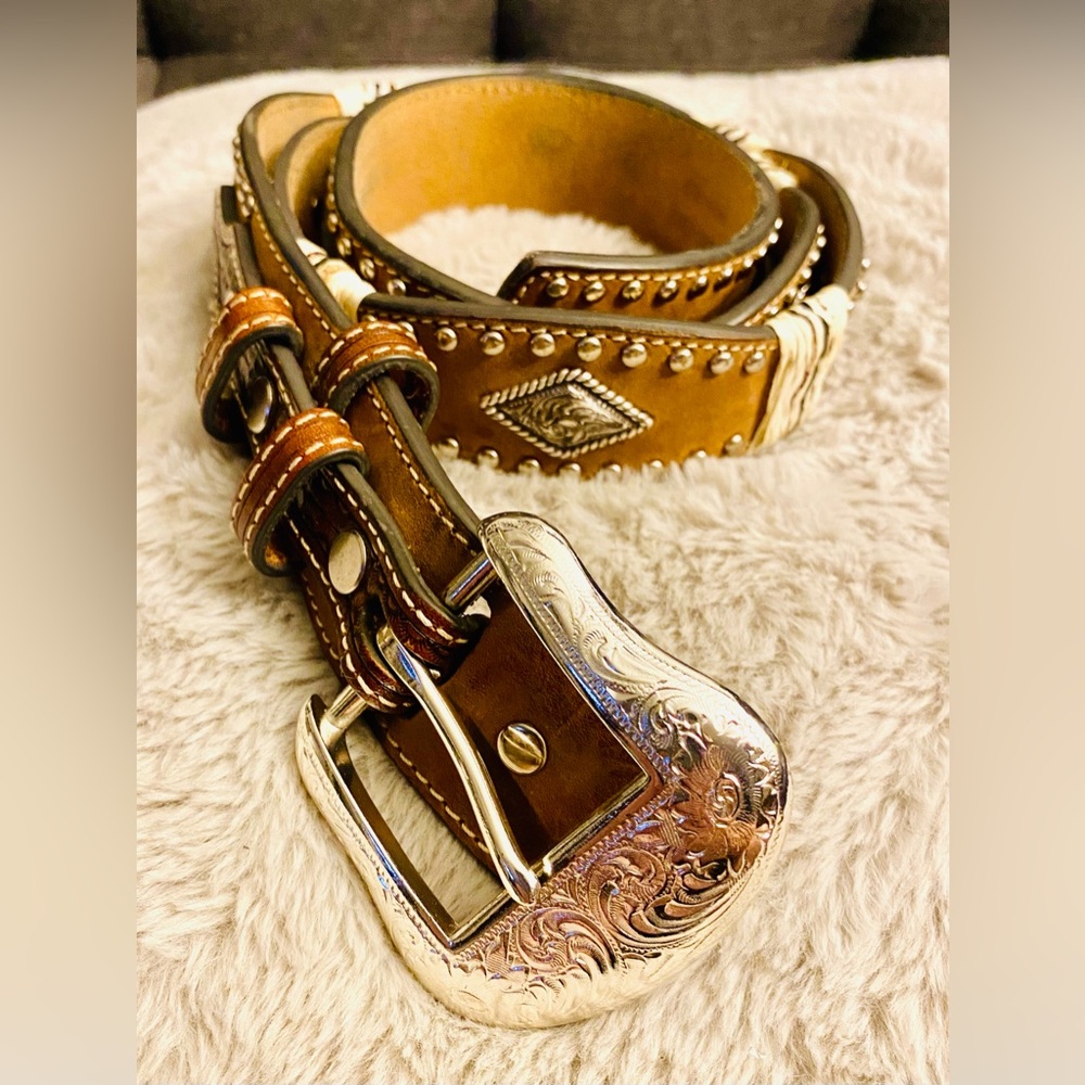 NWOT Nocona Mens Scalloped Basketweave Rawhide Laced Diamond Concho Belt - Picture 1 of 16
